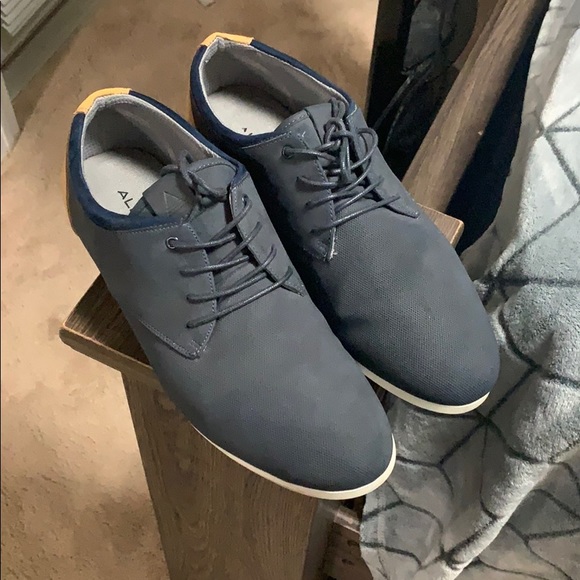 Size 11 Blue Aldo casual shoes - Picture 2 of 3